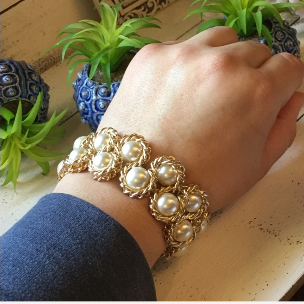 LAST ONE. Pearl Cluster Bracelet - Picture 2 of 6